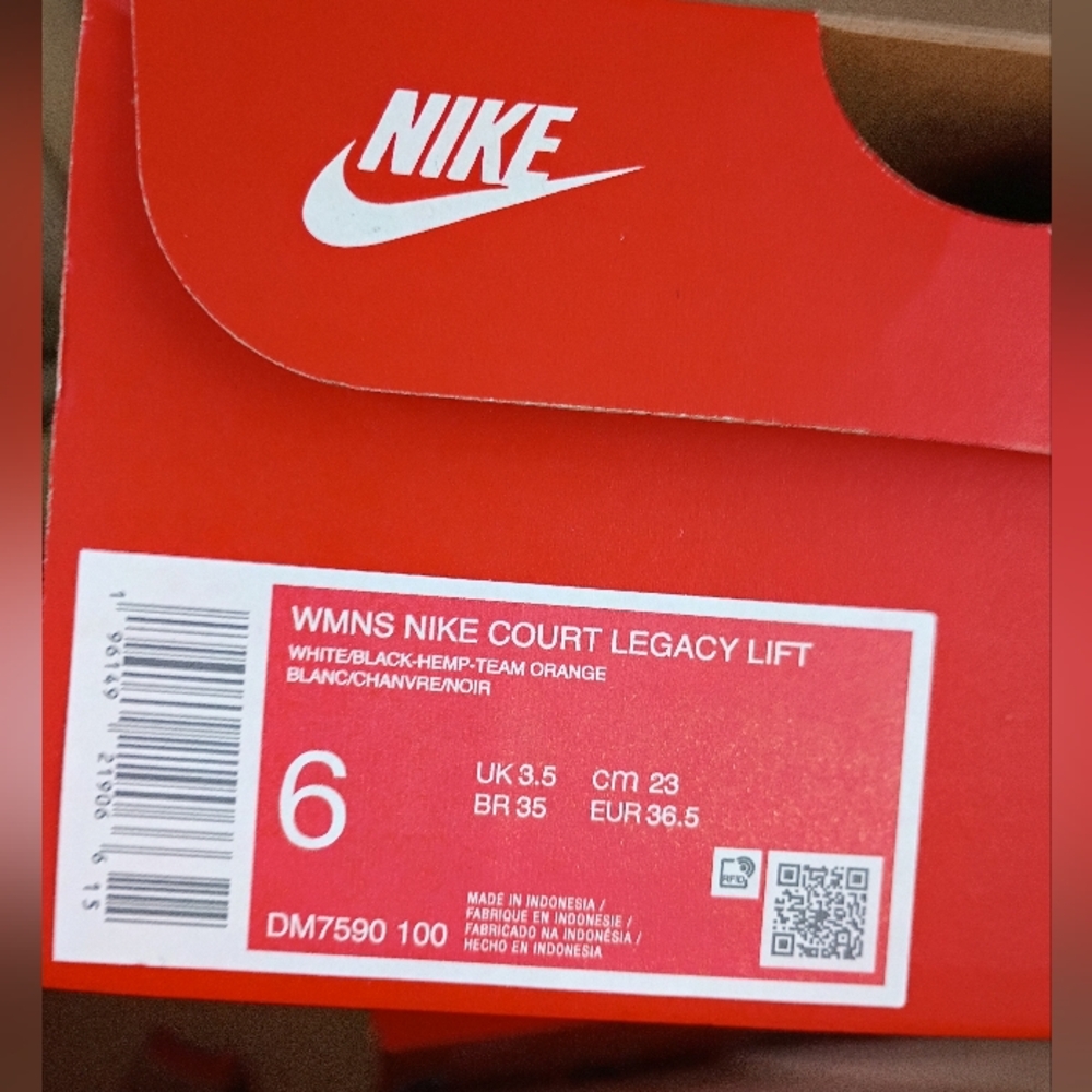 Nike White Black Gold Platform Athletic Shoes - Picture 13 of 13
